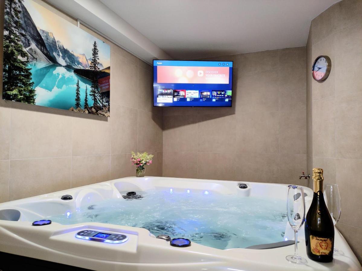 Grand Spa Harrachov - Wellness Luxusni Apartman S Velkou Virivkou, Saunou, Kuchyni A Venkovnim Posezenim V Centru Harrachova 외부 사진