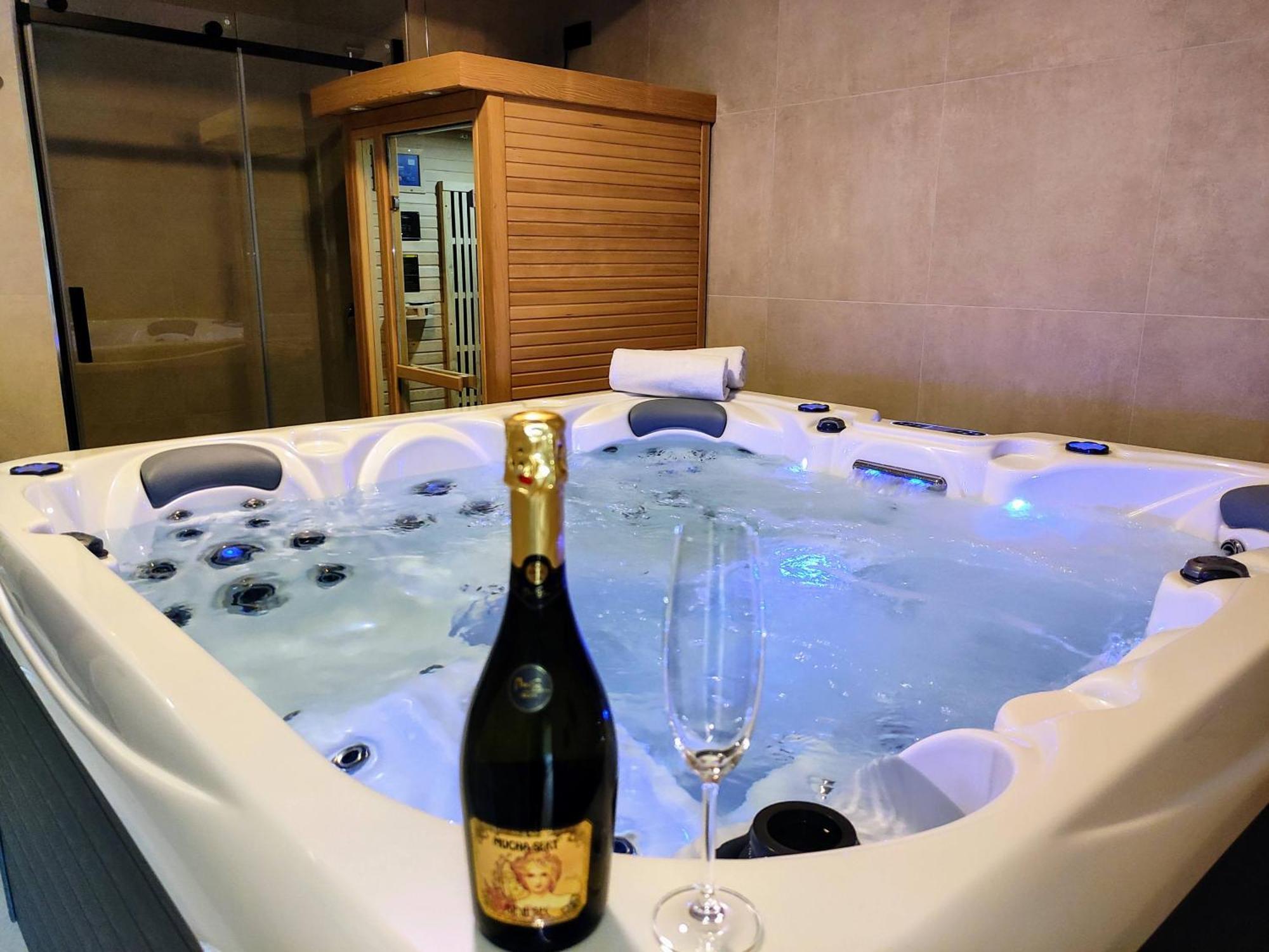 Grand Spa Harrachov - Wellness Luxusni Apartman S Velkou Virivkou, Saunou, Kuchyni A Venkovnim Posezenim V Centru Harrachova 외부 사진