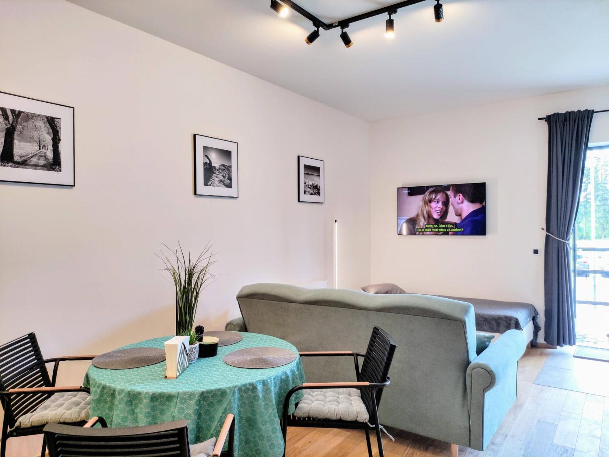 Grand Spa Harrachov - Wellness Luxusni Apartman S Velkou Virivkou, Saunou, Kuchyni A Venkovnim Posezenim V Centru Harrachova 객실 사진