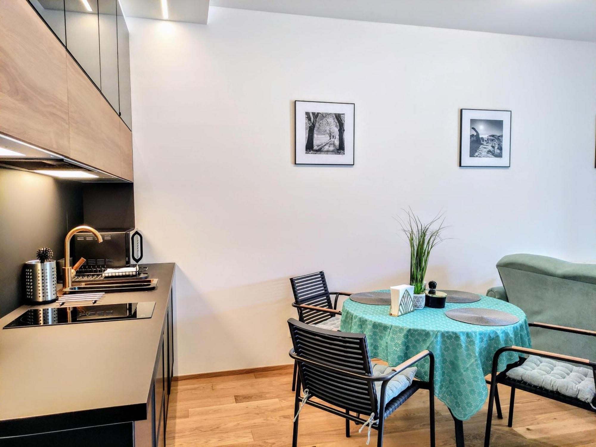Grand Spa Harrachov - Wellness Luxusni Apartman S Velkou Virivkou, Saunou, Kuchyni A Venkovnim Posezenim V Centru Harrachova 객실 사진